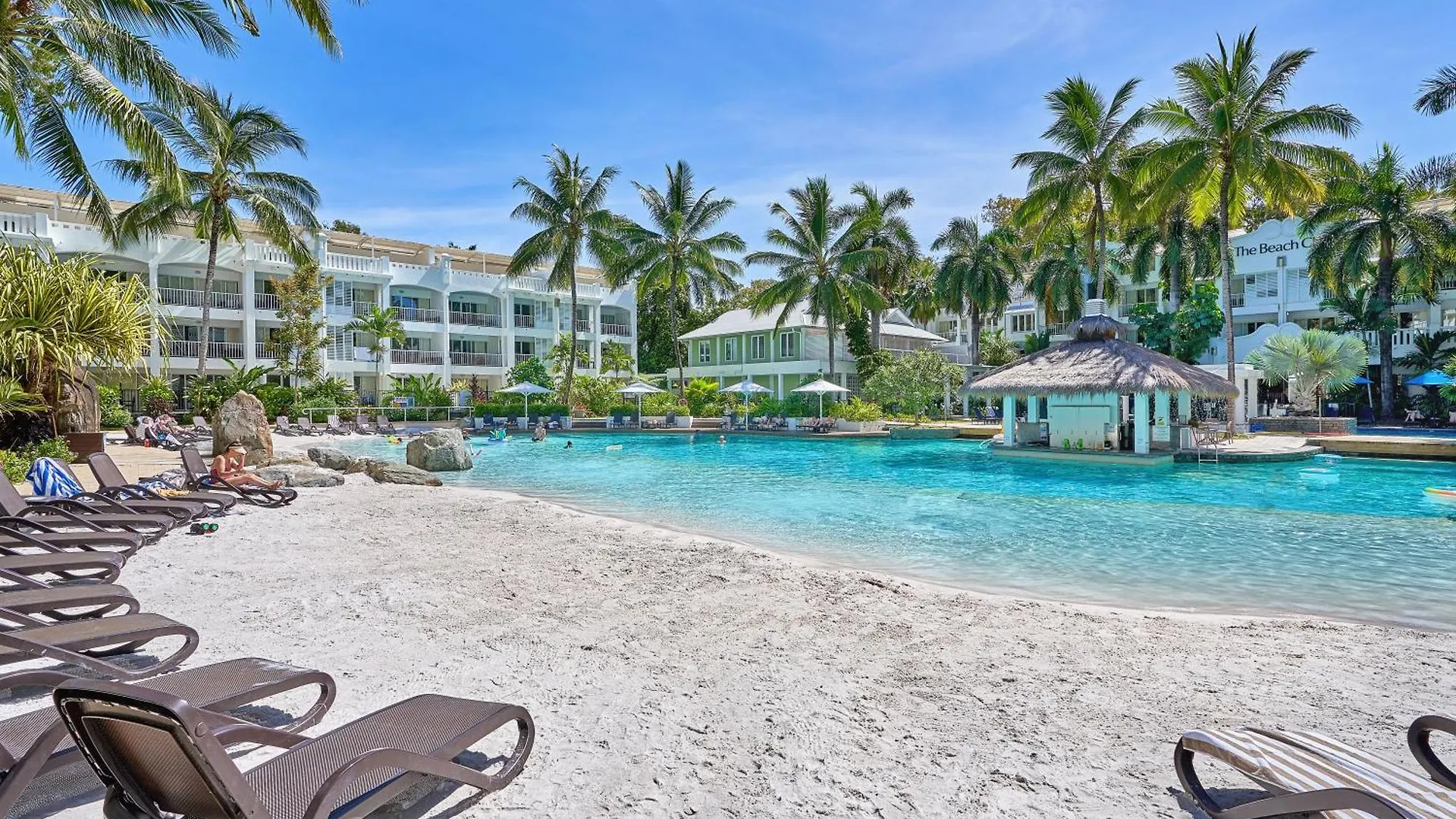 Whispering Palms At The Beach Club Palm Cove Daire
